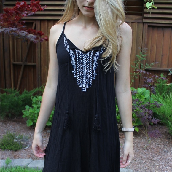 Black Dress - Picture 1 of 3